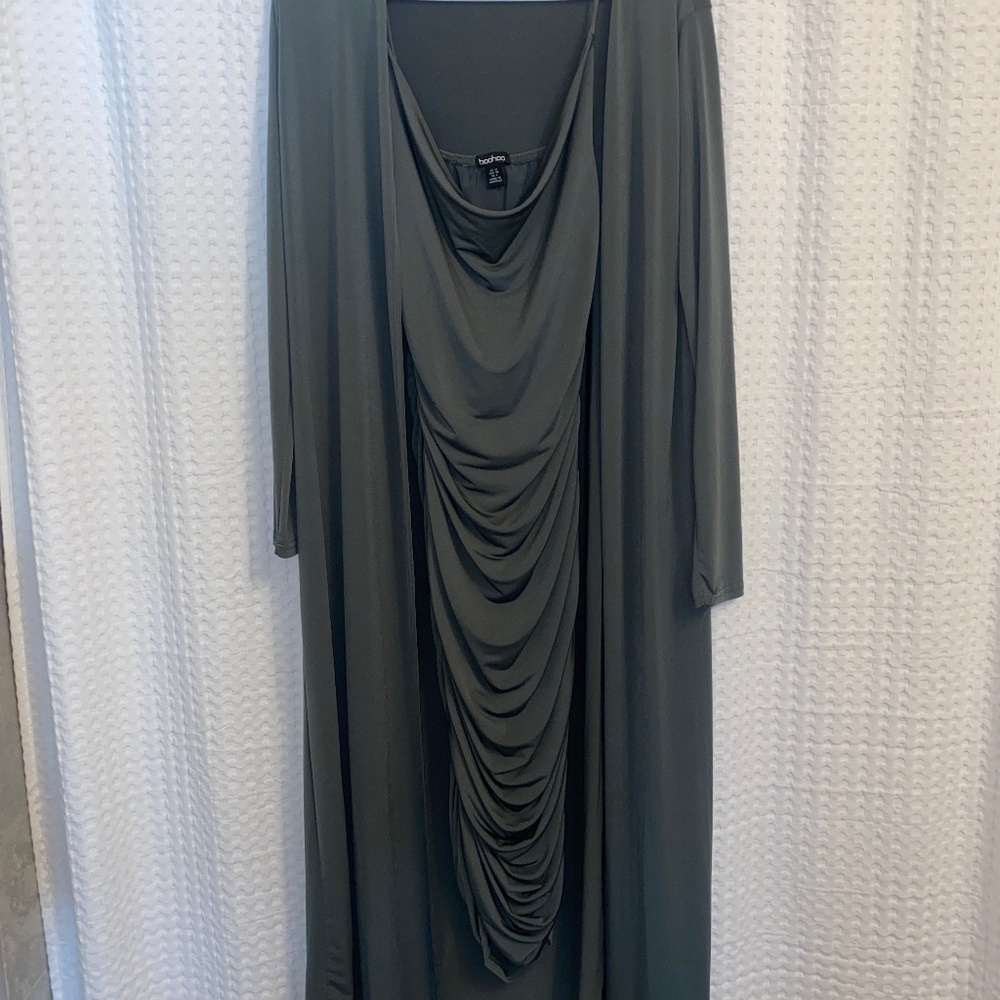 BOOHOO MATERNITY DRESS AND CARDIGAN